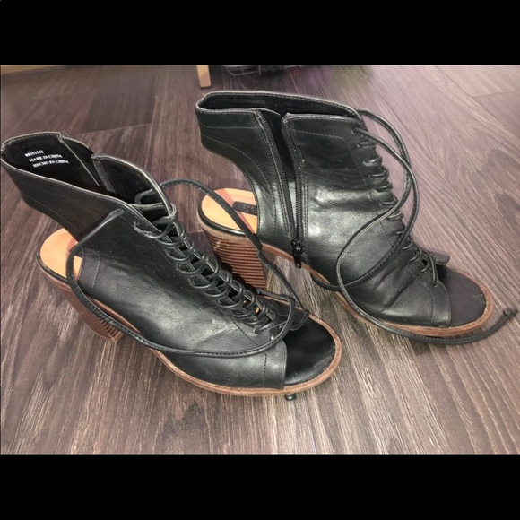 Forever 21 black booties - Picture 1 of 6